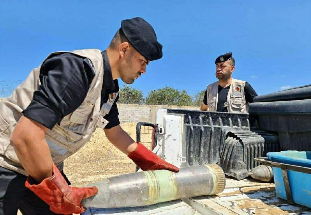 شرطة هندسة المتفجرات تتمكن من تحييد خطر جسمين مشبوهين في خانيونس