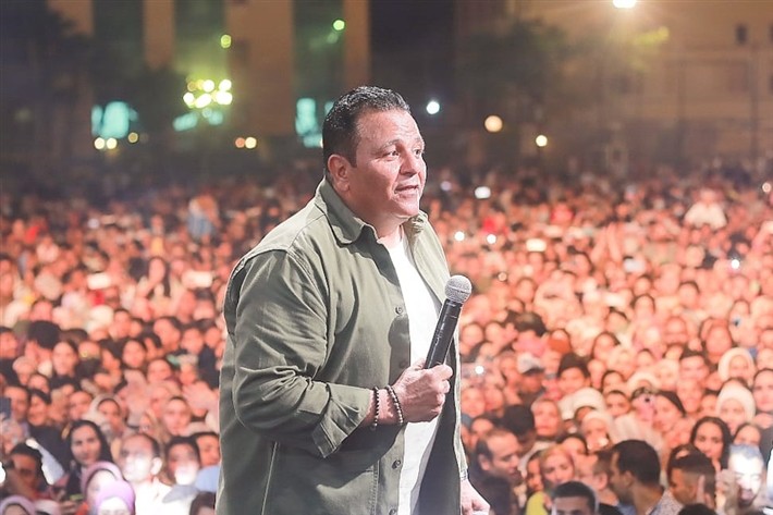 بسبب غنائه على "فلاشة ... نقابة الموسيقيين "تغرم محمد فؤاد