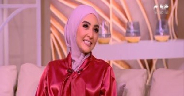 شبيهة حنان ترك.. هلا رشدي: "ناس كتير بتتصور معايا باعتباري هي"