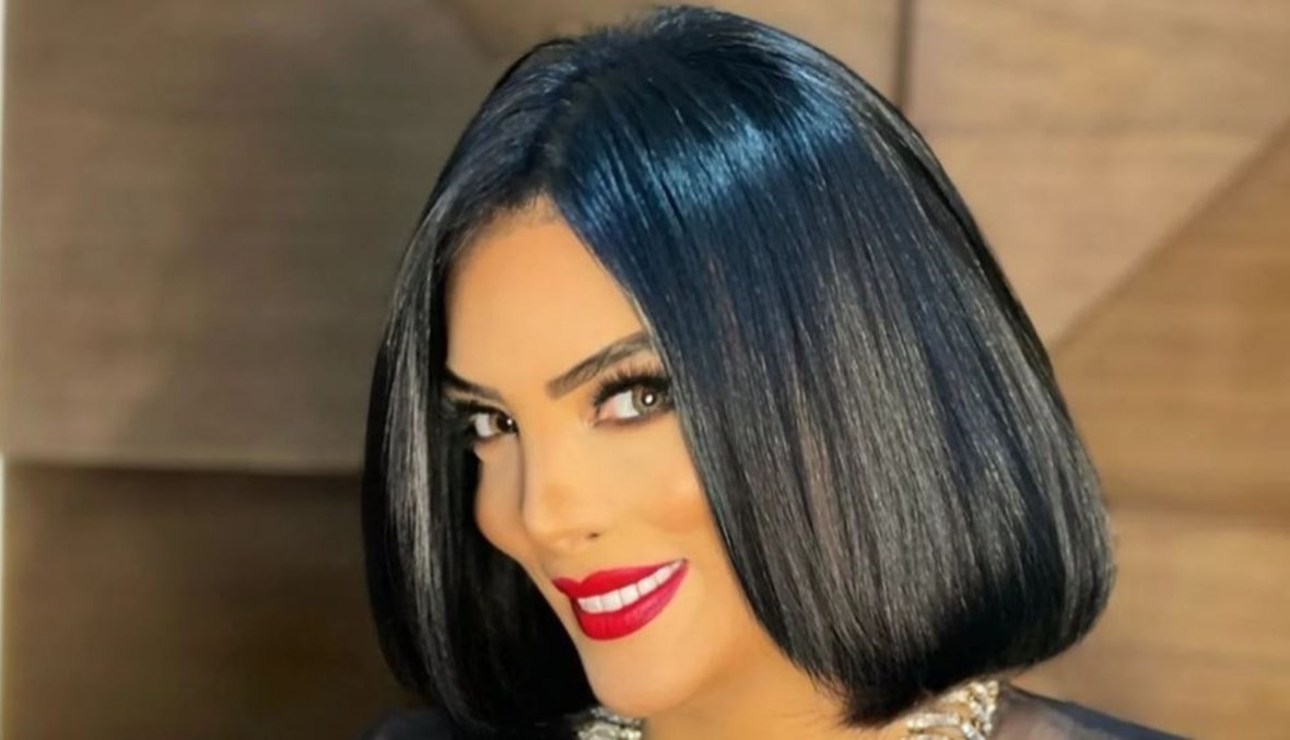 حورية فرغلي تعتذر من جمهورها بعد كليب "القطة السافلة"