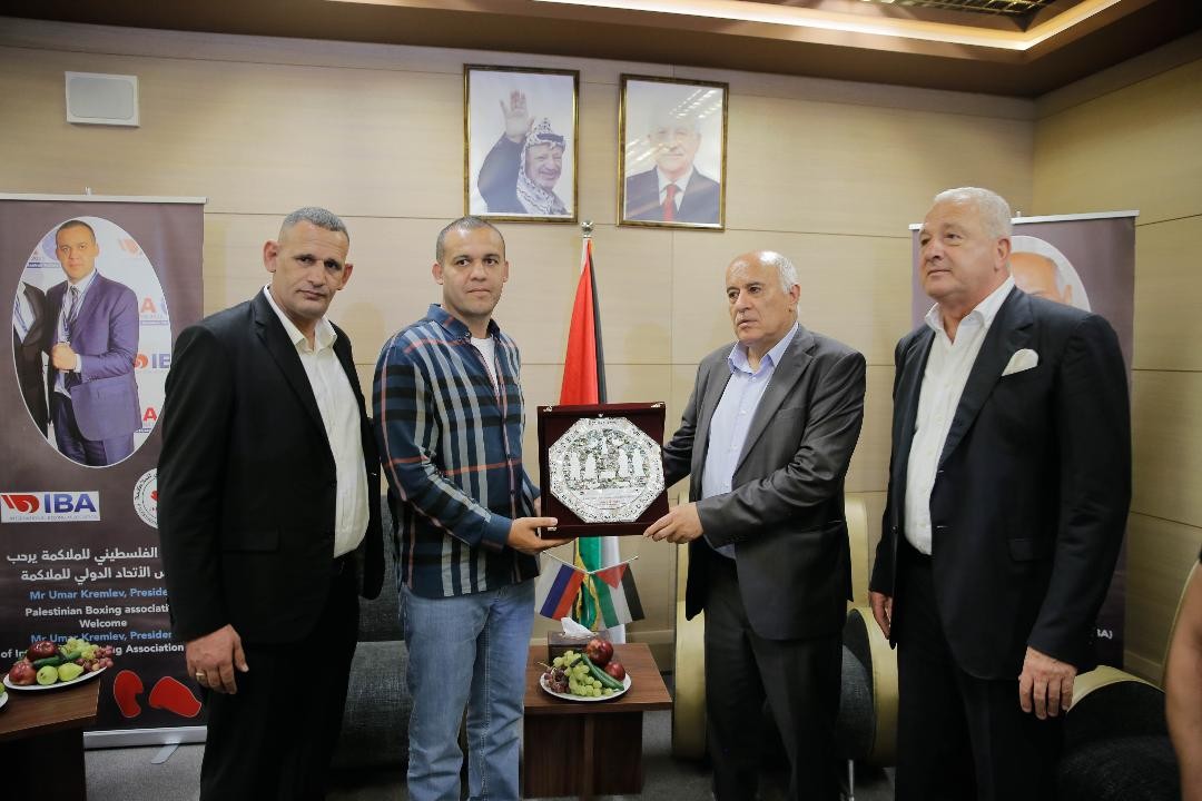 تفاصيل لقاء الرجوب مع رئيس الاتحاد الدولي للملاكمة في بيت لحم
