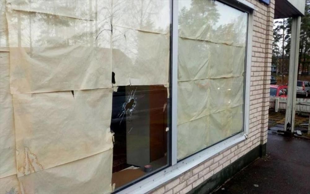 مسجد في السويد يتعرض للرشق بالحجارة