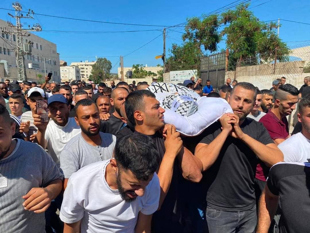 بالصور: جماهير شعبنا تُشيع جثمان الشهيد أبو جلدة في جنين