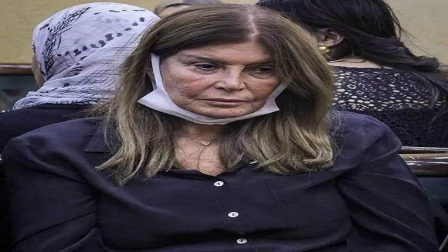 ياسمين عز تهاجم منتقدي ميرفت أمين: مين فينا مش بيكبر غير الهضبة