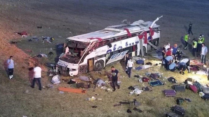 عشرات القتلى والإصابات إثر انقلاب حافلة جنوب غرب الصين