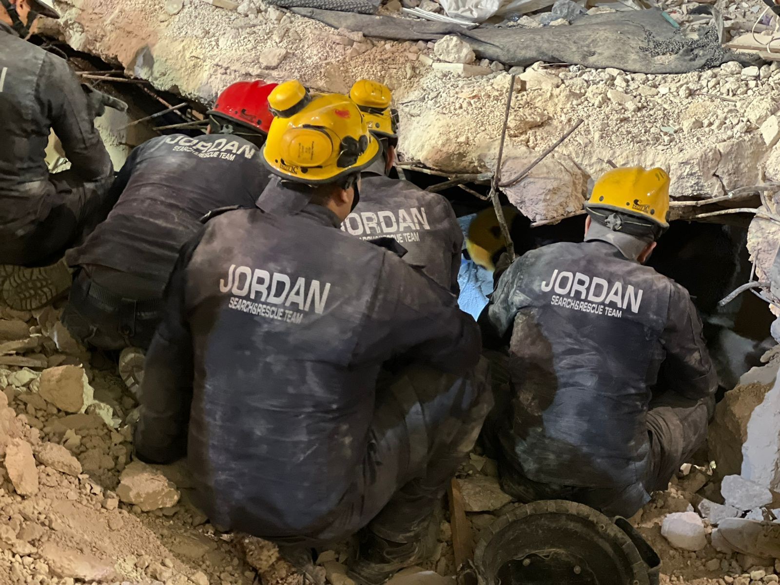 ارتفاع حصيلة وفيات حادث انهيار مبنى سكني في عمان