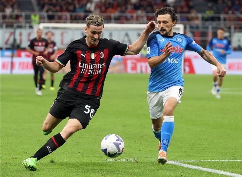بالصور.. نابولي يلحق الهزيمة الأولى بميلان في الكالتشيو