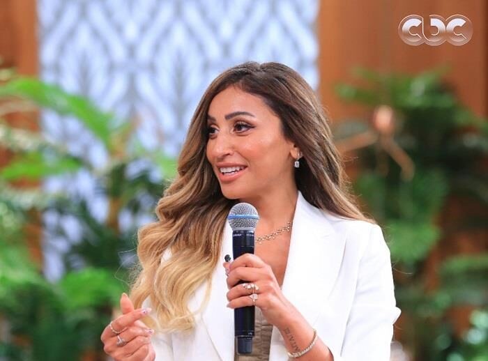دينا الشربيني: مش شاطرة في السوشيال ميديا وممكن أعك الدنيا