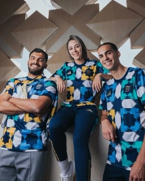 "السطو على الزليج".. قميص منتخب الجزائر يستنفر المغاربة.. ما القصة؟