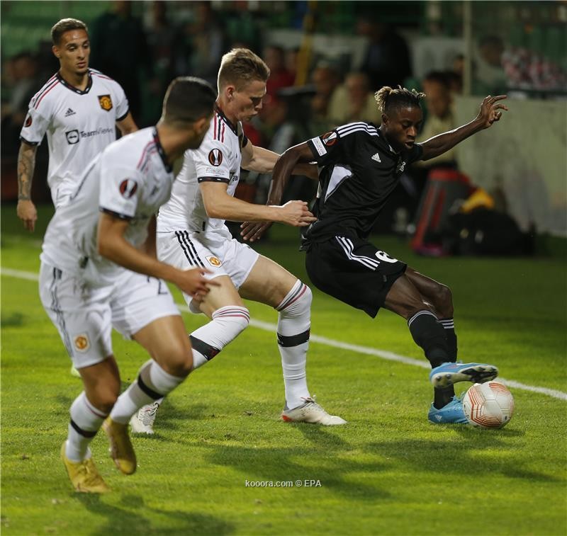 بالصور: مانشستر يونايتد يستعيد توازنه بثنائية أمام شيريف