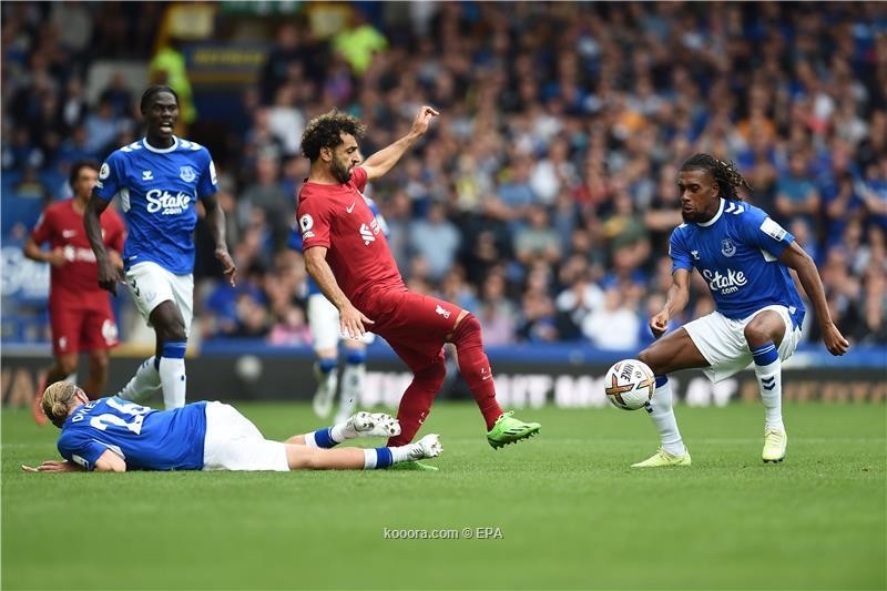 بالصور.. ليفربول وإيفرتون يكتفيان بنقطة في قمة مثيرة