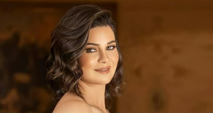 يسرا اللوزي تشارك في حملة لتوفير مستلزمات المدارس لغير القادرين