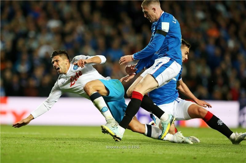 بالصور.. نابولي الايطالي يقسو على رينجرز الاسكتلندي