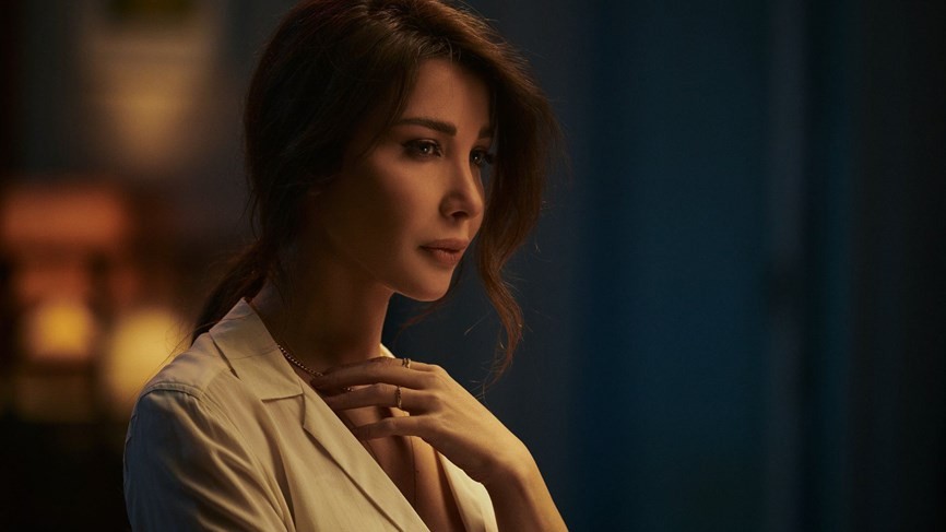 نانسي عجرم في منزل نادين الراسي لتقديم واجب العزاء