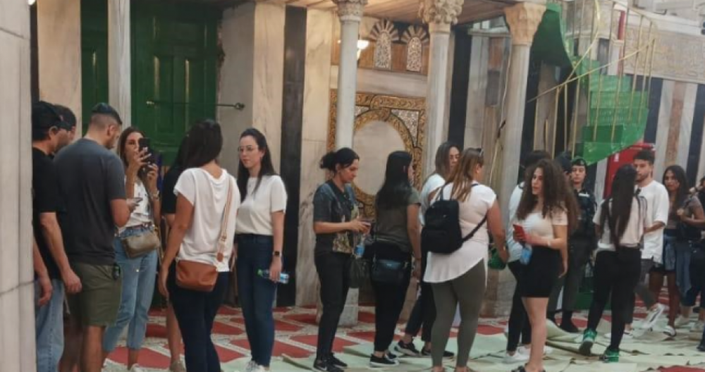 حماس: اقتحام المستوطنات للحرم الإبراهيمي عدوان سافر