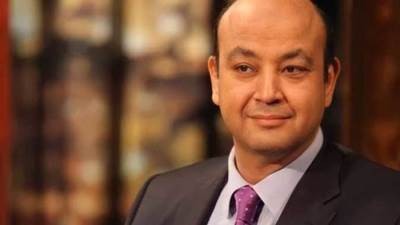 عمرو أديب: عادل إمام بني آدم ومش شغال عندكوا سيبوه في حاله