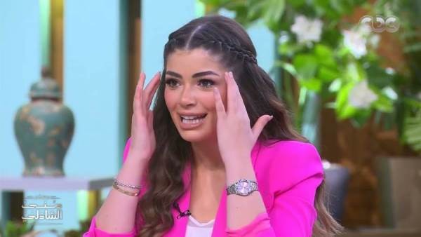 هجوم من الجمهور على ليلى أحمد زاهر بعد حلقتها مع مني الشاذلي