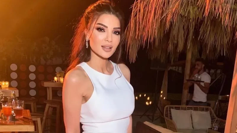 شاهد: إصابة دينا حايك بسرطان الثدي.. وصورة لها من داخل المشفى