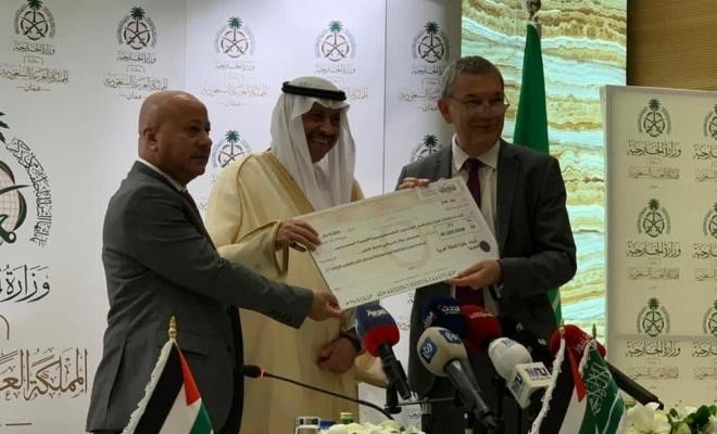 أبو هولي يدعو الدول المانحة للوفاء بتعهداتها المالية تجاه "الأونروا"