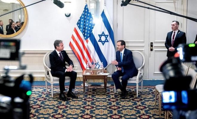 خلال لقائه الرئيس الإسرائيلي في واشنطن