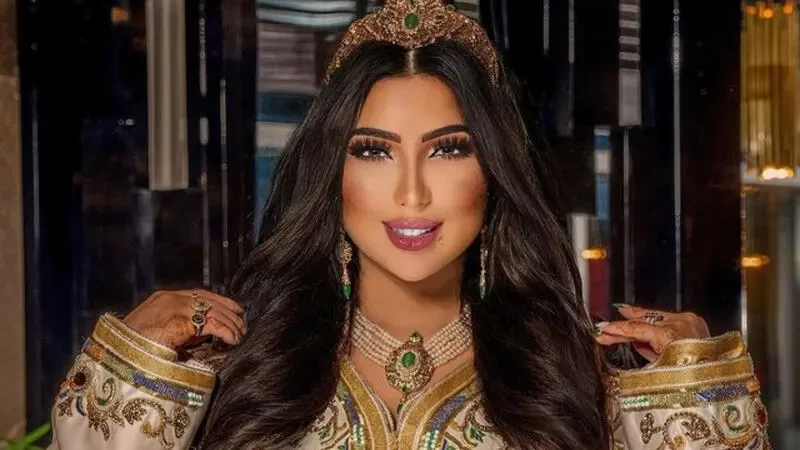 بالفيديو: دنيا بطمة تهاجم محمد الترك.. خانها في دارها وارتدت عشيقته خلخالها وقميصها