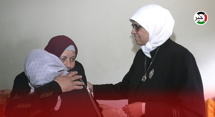 برفقة والدة إبراهيم النابلسي