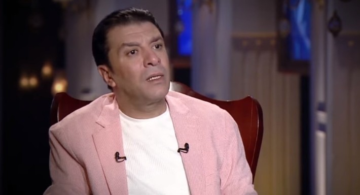 مصطفى كامل يعلن إيقاف تصاريح مطربي المهرجانات