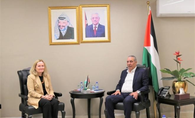 الشيخ يبحث مع القنصل البريطاني التصعيد الإسرائيلي وعنف المستوطنين