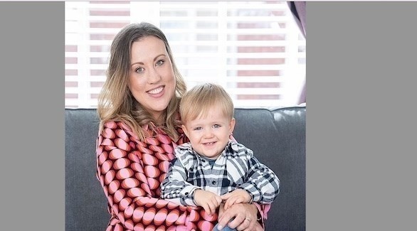 تُرزق بطفل رغم إصابتها بحالة تمنع الإنجاب!