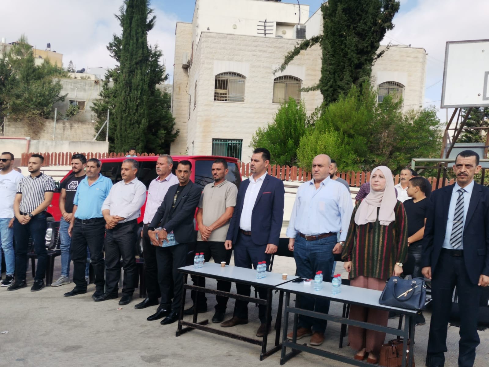 جنين: وقفة احتجاجية في بلدة يعبد تنديدًا بإطلاق خارجين عن القانون النار داخل مدرسة
