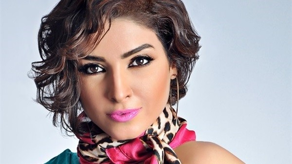 بدون مكياج .. روجينا تخطف الأنظار بإطلالة جذابة