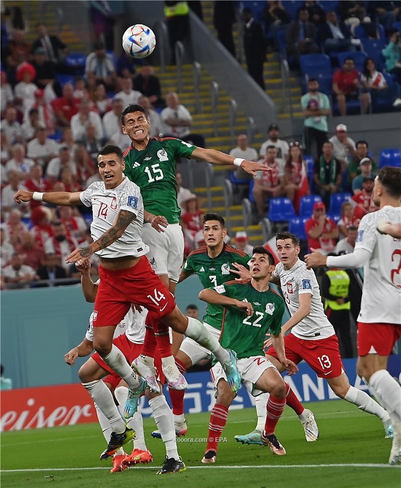 بالصور: ليفادونسكي يحرم بولندا من الفوز على المكسيك