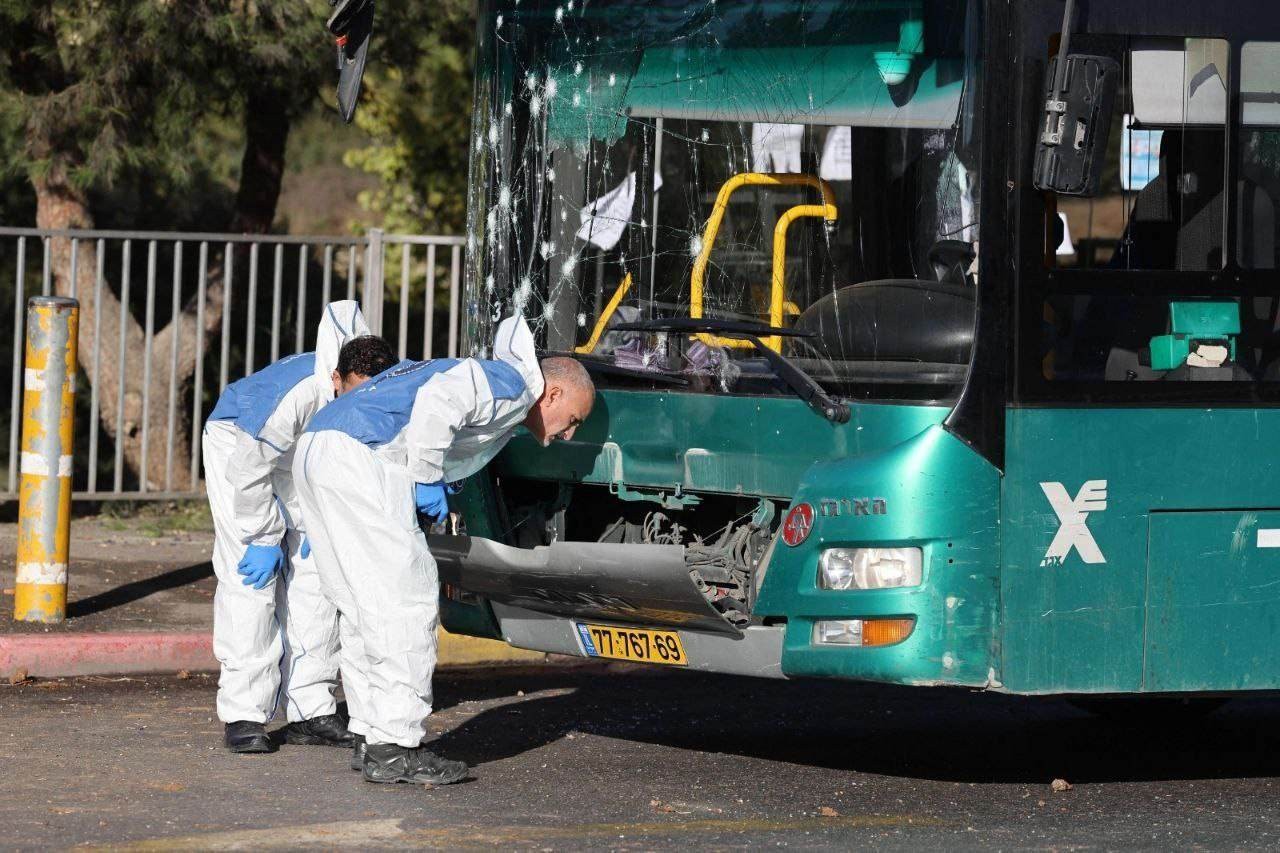 الإعلام العبري يكشف هوية القتيل في حادث انفجار عبوة بالقدس المحتلة