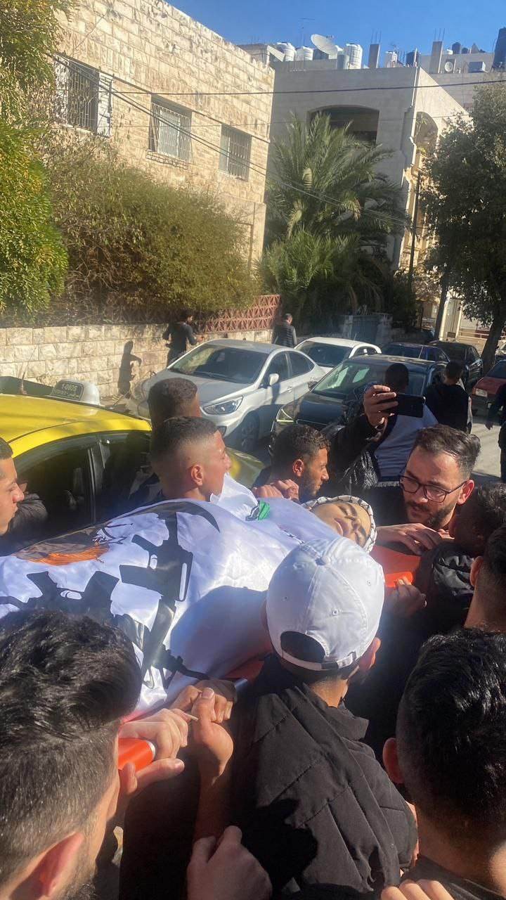 أهالي نابلس يُشيعون جثمان الشهيد الطفل أحمد شحادة
