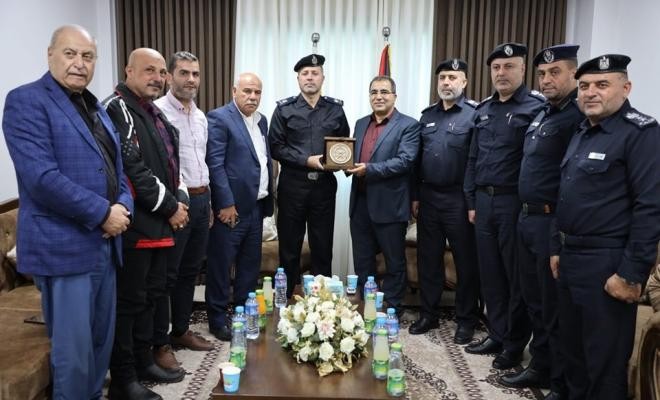شاهد: مدير عام الشرطة بغزّة يُجري زيارة لمقر اتحاد المقاولين
