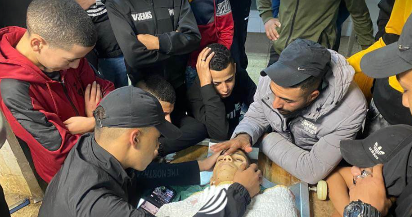 أهالي مخيم بلاطة يُشيعون جثمان الشهيد مهدي حشاش