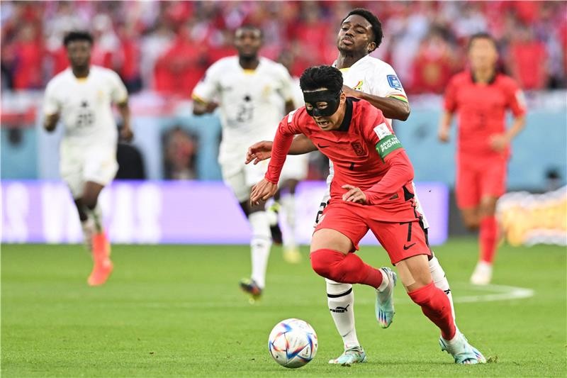 بالصور :  غانا تهرب ب3 نقاط ثمينة من أنياب الشمشون الكوري