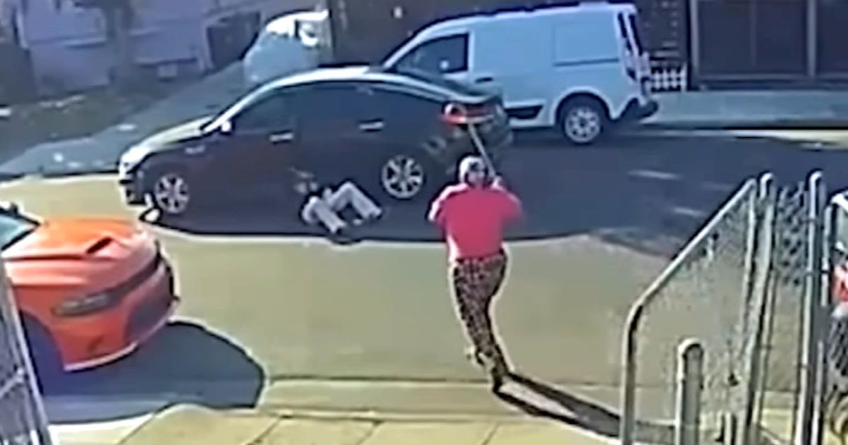 مسنة أمريكية أنقذت جارتها من السرقة وهروب اللص