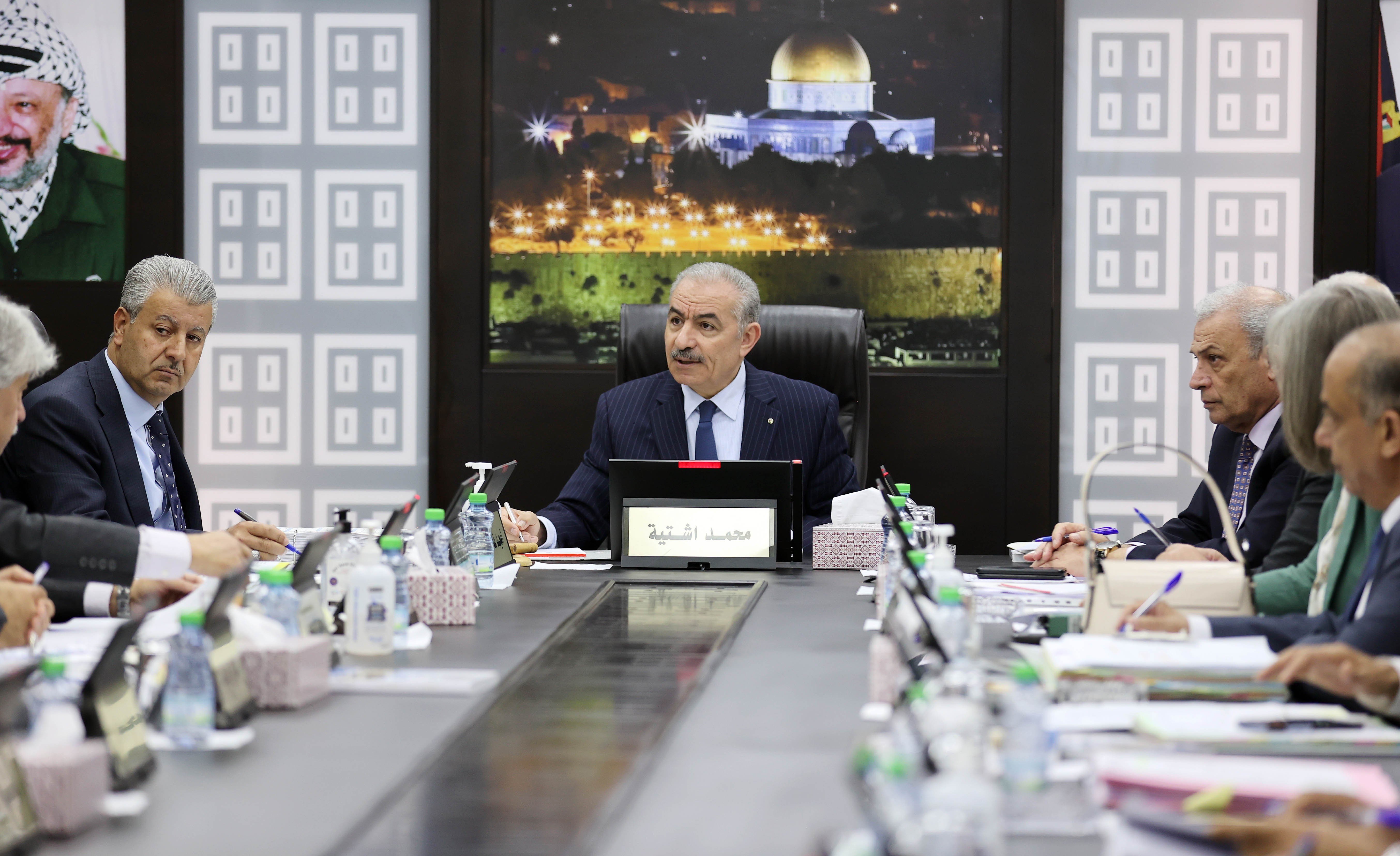 اشتية يعزي باستشهاد 3 فلسطينيين في جنين