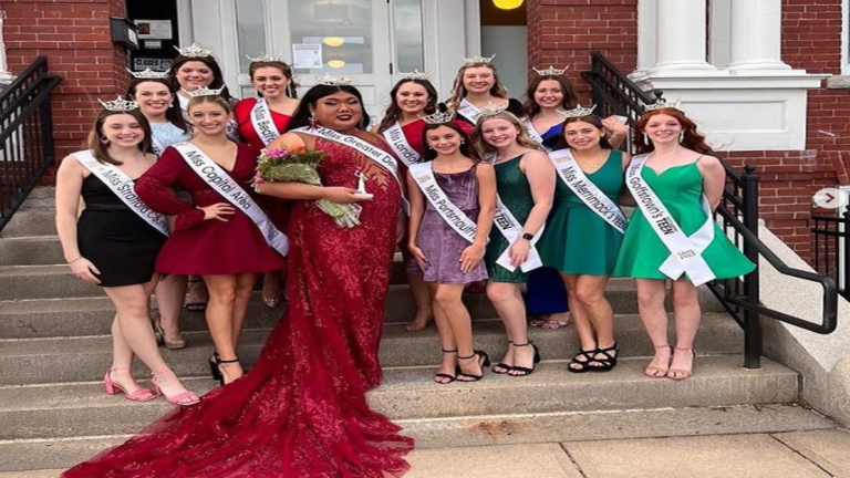 بالفيديو: أول متحول يفوز بلقب ملكة جمال محلية في أمريكا