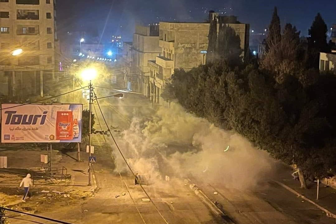 محدث بالفيديو: 3 شهداء في اشتباكات عنيفة مع الاحتلال بمخيم بلاطة شرق نابلس