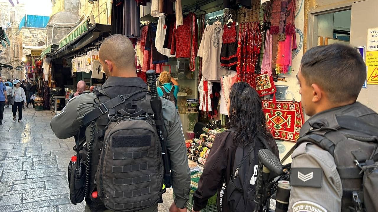 الاحتلال يعتقل فتاة من البلدة القديمة بالقدس
