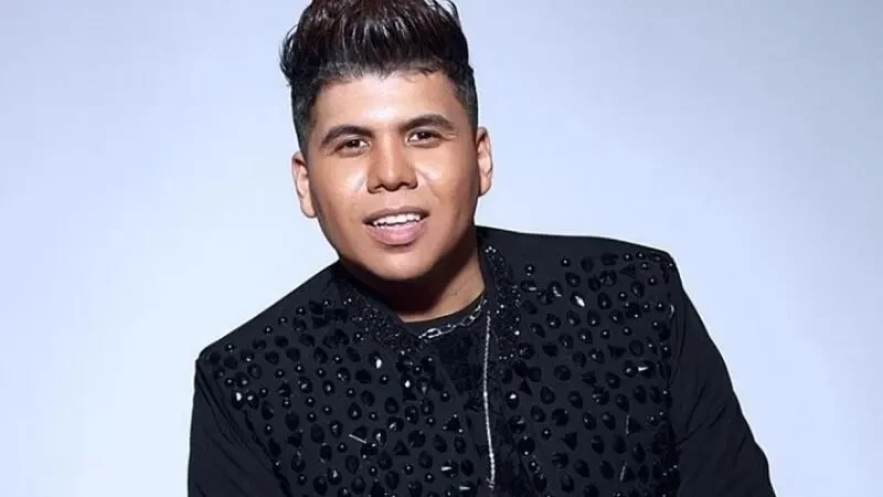 شاهد: عمر كمال يجري عمليات تجميل ايضا و هذه هي النتيجة...