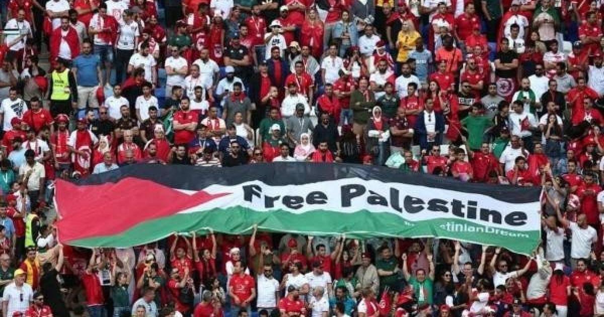 صحيفة ألمانية تُهاجم المغرب بسبب العلم الفلسطيني في مونديال "قطر 2022"