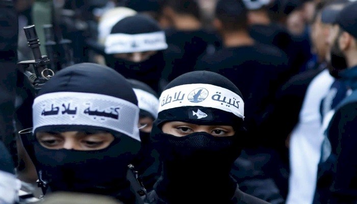 شباب المقاومة يتصدّون لجيش الاحتلال الإسرائيلي أثناء اقتحامه مخيم بلاطة بنابلس