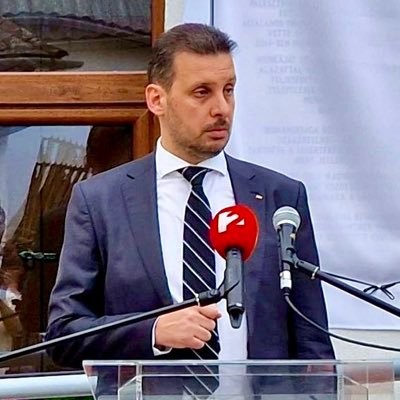 السفير الحسيني يبحث مع مسؤول مجري العلاقات الثنائية وسبل تطويرها