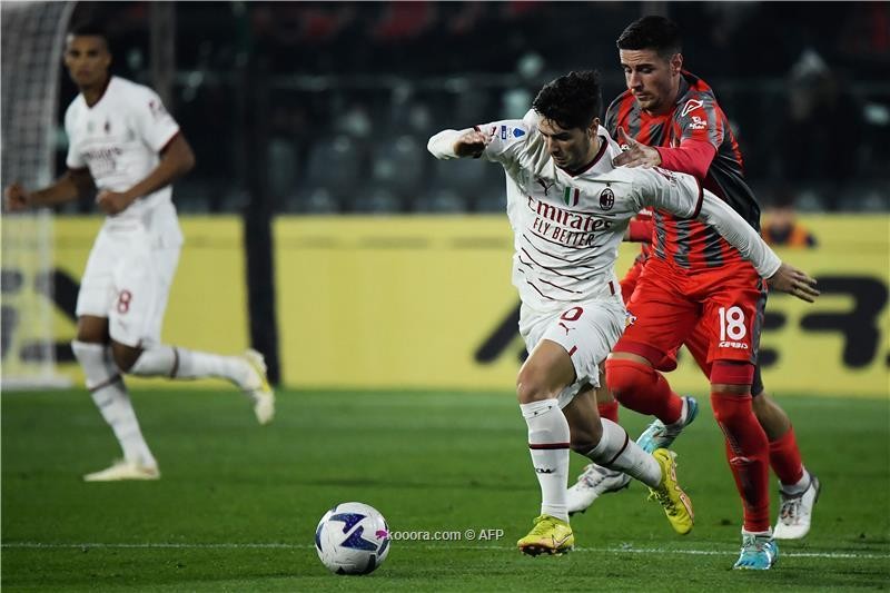 بالصور : ميلان يسقط في فخ التعادل أمام كريمونيزي