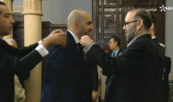 بالصور: تكريم ملكي لنجوم المغرب.. ووسام خاص للركراكي