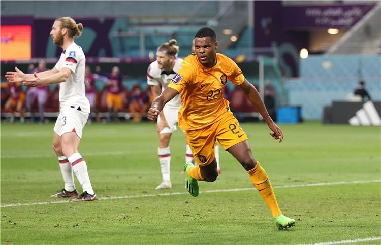 بالفيديو و الصور | دومفيريس يقود هولندا للتأهل إلى دور الثمانية من كأس العالم بعد إخماد ثورة أمريكا