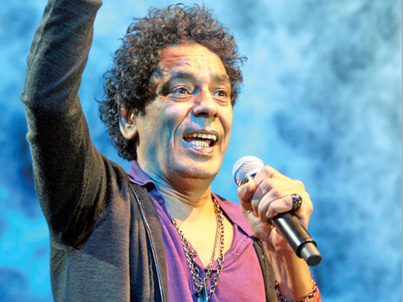 شاهد: علي لوكا مع محمد منير في حفل غنائي بمناسبة رأس السنة